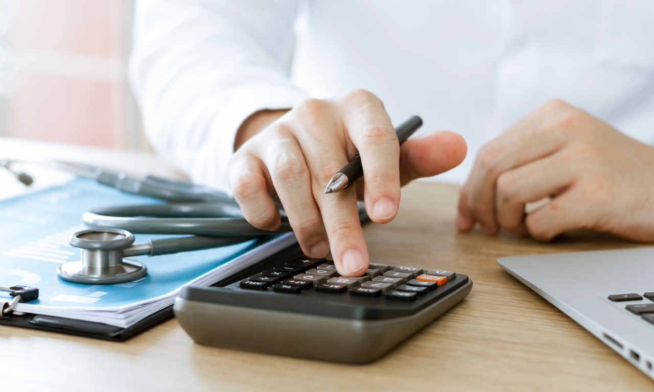 ¿Te has preguntado cuánto es el salario de un médico residente en España?